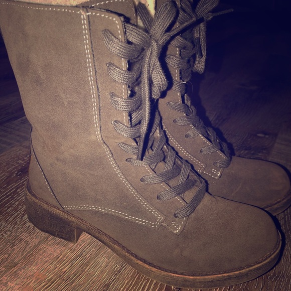 rocket dog trumble boots size 6